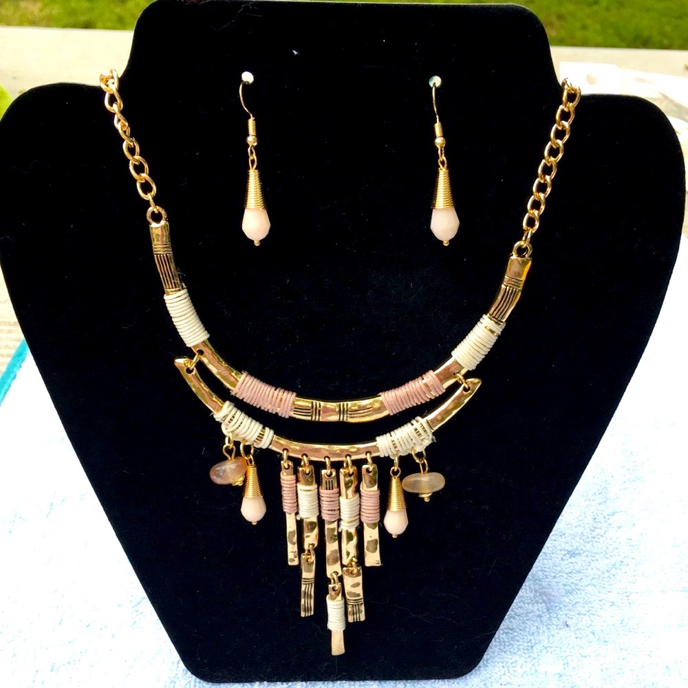 Michelle Gold & Beaded Necklace & Earring Set